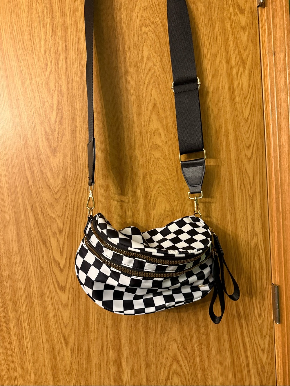 Black & White Checkered Crossbody Bag - Stylish Women’s Shoulder Bag